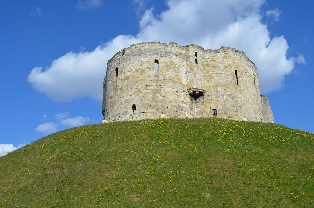 1200px Cliffords Tower York UK